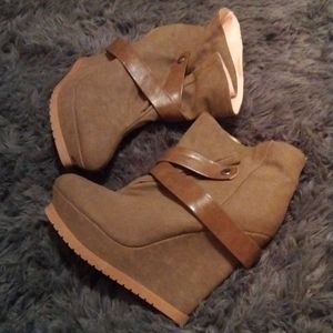 Wedge heels